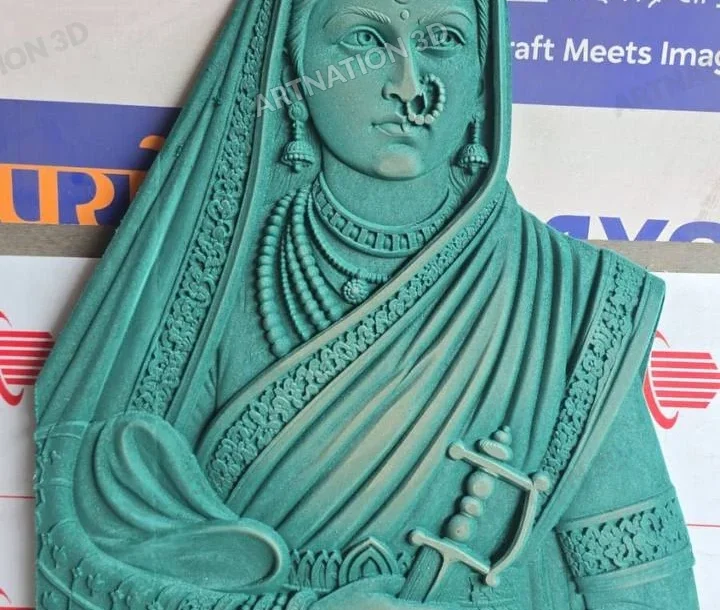 Traditional Maharashtrian Woman Sculpture – Uncoloured